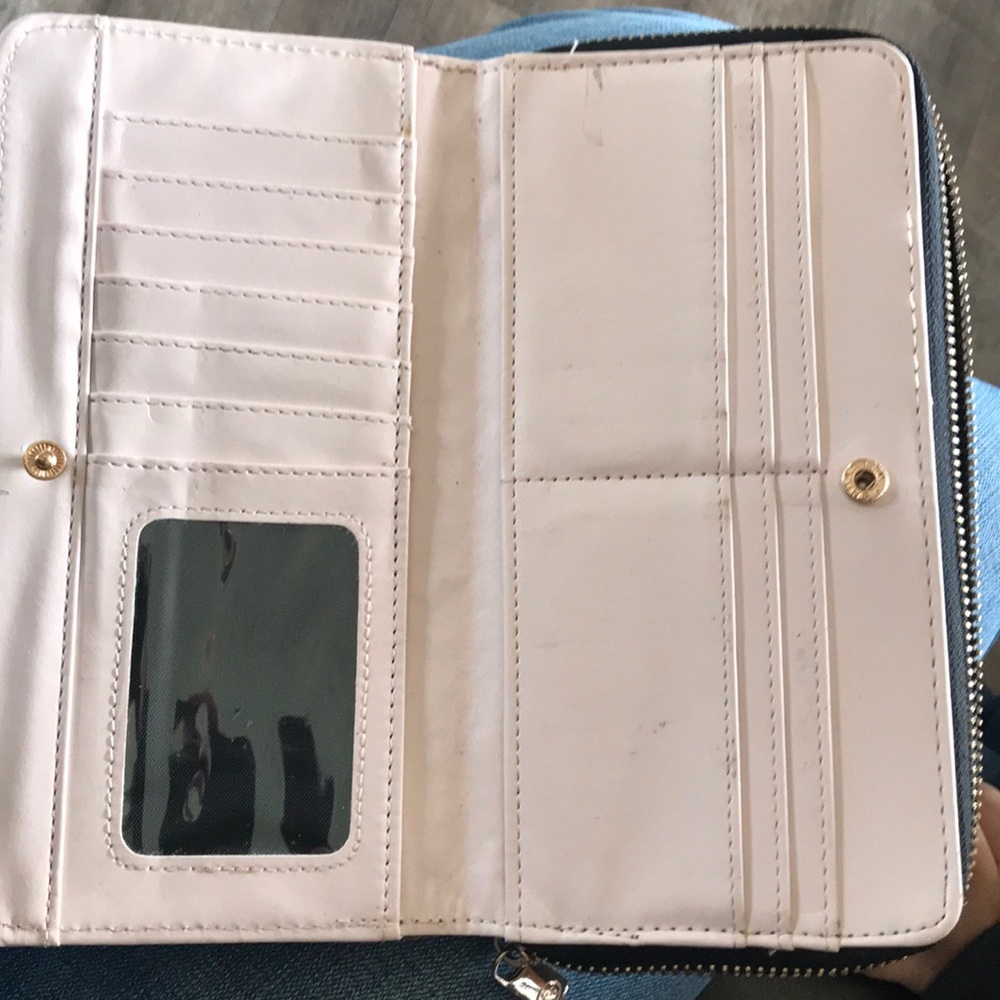 Wallet - Picture 2 of 4